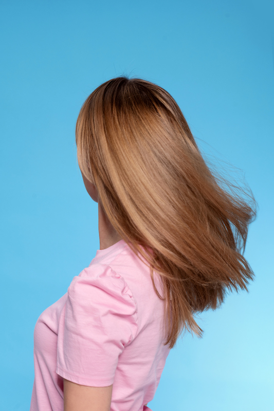 Matowe włosy – jak pomóc im odzyskać blask?