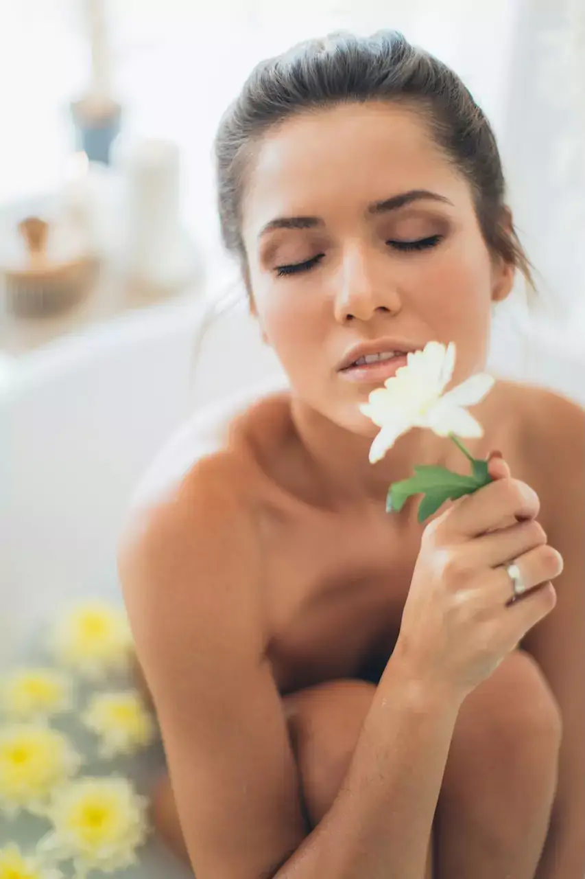 Zdjęcie dodane przez Elina Fairytale: https://www.pexels.com/pl-pl/zdjecie/moda-kobieta-relaks-kwiaty-3865717/